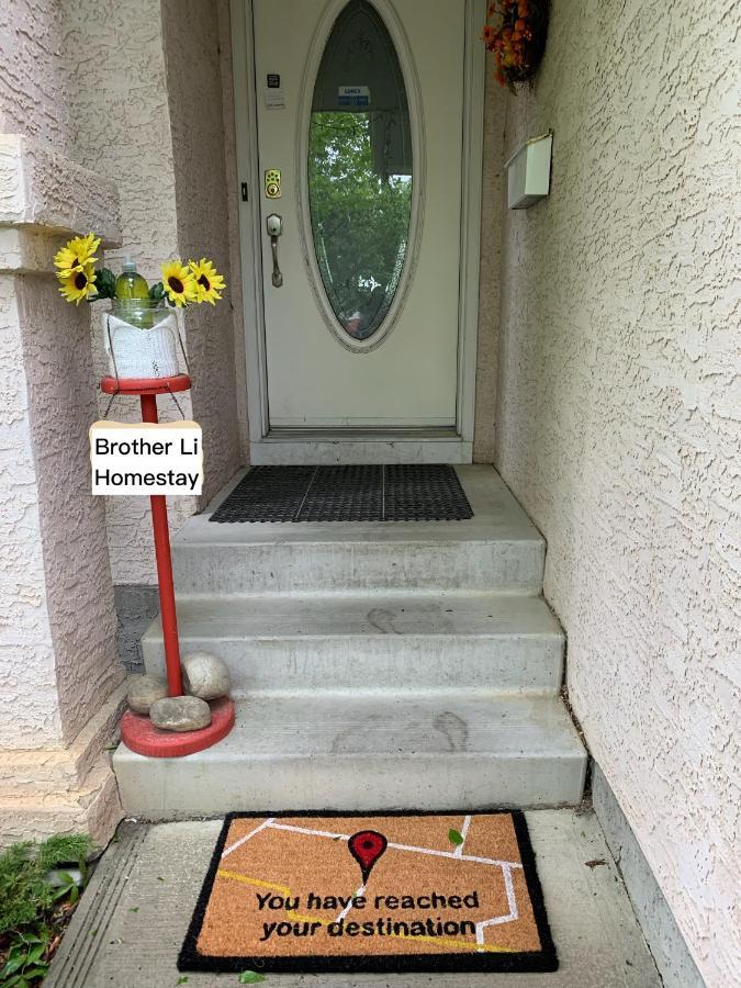 Brother Li Homestay YYC Exterior foto