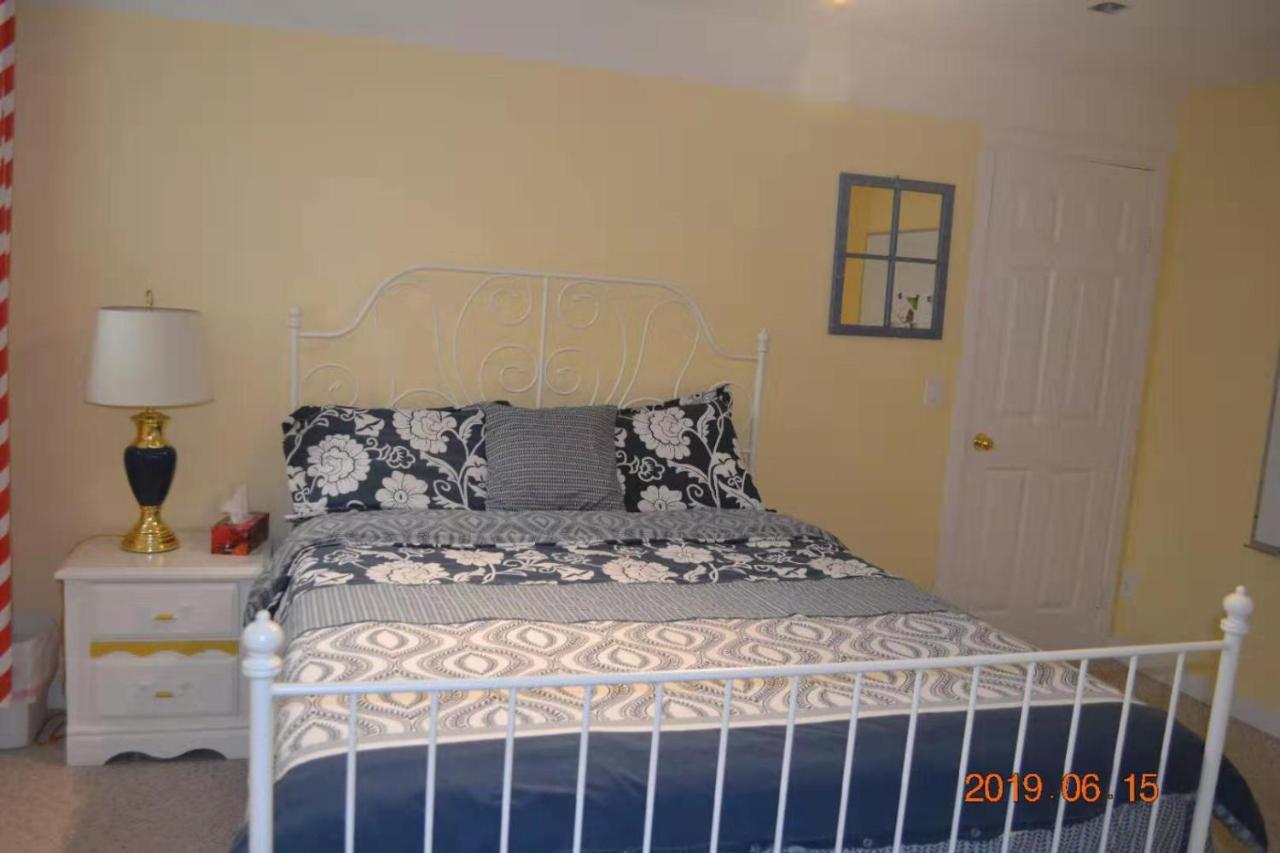 Brother Li Homestay YYC Exterior foto