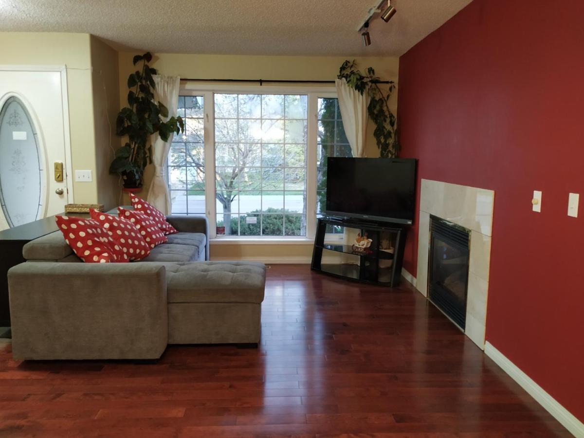 Brother Li Homestay YYC Exterior foto